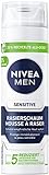 NIVEA MEN Sensitive Rasierschaum (200 ml), Rasierschaum mit Kamille und Vitamin E für eine sanfte Rasur, schützender Rasierschaum für Männer gegen Hautirritationen
