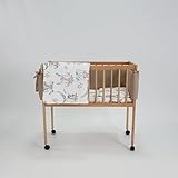 Wiklinopol Kinderbett Mini Beistellbett,Stubenwagen 80x40cm, braun Matratze und Bettwäsche| Leisen Rädern, Verstellbares Tragbares Bett für Säuglinge/Neugeborene (Weiß - Gänschen)