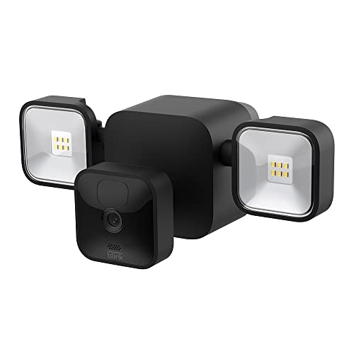 Blink Outdoor + Floodlight – kabellose, batteriebetriebene Flutlicht-Halterung und smarte HD-Sicherheitskamera, 700 Lumen, Bewegungserfassung, Einrichtung in wenigen Minuten – 1 Kamera-Set