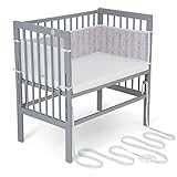FabiMax Baby Beistellbett für Boxspringbetten, stufenlos höhenverstellbar, Buchenholz massiv, grau lackiert (Matratze Comfort, graue Blümchen)