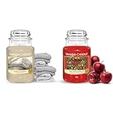 Yankee Candle Duftkerze – Warm Cashmere – Kerze mit langer Brenndauer bis zu 150 Stunden, Große Kerze im Glas & Duftkerze im großen Jar, Red Apple Wreath, Brenndauer bis zu 150 Stunden