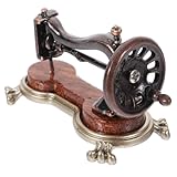 jojofuny Miniatur Nähmaschine Modell Retro Stil Präzise Gefertigtes Puppenhaus Zubehör Kleine Dekorative Hausaccessoires Langlebig und Leicht Geeignet für DIY Puppenhaus Zufällige Farbe