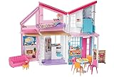 Barbie Malibu Haus (61 cm breit), Traumhaus mit 6 Zimmern, 25 Zubehör, Platz für 4 Puppen, Puppen, als Geschenk für Kinder ab 3 Jahren geeignet, FXG57