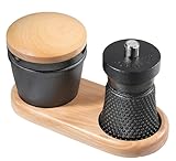 Zassenhaus Gourmet-Set WORKER 3-teilig, Pfeffermühle aus Gusseisen, präzises Keramikmahlwerk, Gewürzreibe mit Vorratsfach, Mühlenuntersetzer aus Buchenholz, ideal für Küche & Tisch