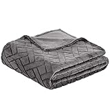 Amazon Basics Fleece-Überwurf Kuscheldecke, geprägt – Grau, 150 x 200 cm