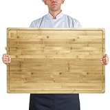 SIMOORE Extra Großes Bambusbrett, Schneidebrett Holz Für Die Küche, Massives Schneidbrett Mit Saftrille, Chopping Board Für Fleisch, Gemüse & Brot, Holzbrett Groß über Dem Herd Für Zusätzlicher Platz