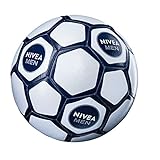 NIVEA MEN Freizeitball 2022, original Freizeit-Fußball der Marke Derbystar, strapazierfähiger und weicher Sportball mit Strukturoberfläche in Weiß/Blau