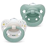 NUK Signature Babyschnuller | 0−6 Monate | Beruhigt 95 % der Babys | BPA-freie Silikonschnuller in Herzform | Mit Etui | Grüne Sterne | 2 Stück