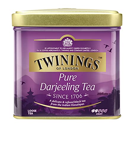 Twinings Pure Darjeeling - Schwarzer Tee lose in der Tee-Dose - zarter, erstklassiger Schwarztee mit einem Hauch von Muskat, gepflückt in den Anbaugebieten der Himalaja-Region, 100 g