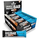 Bodylab24 Crunchy Protein Bar Deluxe Kokos-Karamell 12 x 65g, knuspriger Protein-Riegel mit Schokoladenüberzug, mit bis zu 18g Eiweiß pro Riegel