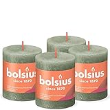 Bolsius Rustik Stumpenkerzen - Olivengrün - 4 Stück - 8 x 7 cm - Länge Brenndauer 35 Stunden - Unparfümierte - Enthält Natürliches Pflanzenwachs - Ohne Palmöl