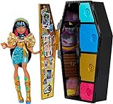 Monster High HKY63 - Puppe und Modeset, Cleo De Nile mit Spind und über 19 Zubehörteilen, Skulltimate Secrets, Puppen Spielzeug für Kinder ab 4 Jahren