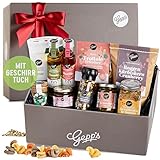 Gepp's Feinkost Geschenkkorb mit vielen Delikatessen & Geschirrtuch I Geschenkset mit Gourmet-Pesto, Pasta-Gewürz, Brotbackmischung, Bio-Olivenöl & Kräutersalz I Präsentkorb für jeden Anlass