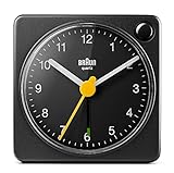 Braun Klassischer analoger Reisewecker mit Schlummerfunktion und Licht, kompakte Größe, ruhiges Quarzuhrwerk, Crescendo-Alarm, schwarzes Modell BC02XB.