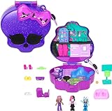 Polly Pocket Monster High Spielset mit 3 kleinen Puppen und 10 Zubehörteilen, Schulwelt im Inneren, tragbares Reisespielzeug mit Aufbewahrungsmöglichkeit, HVV58